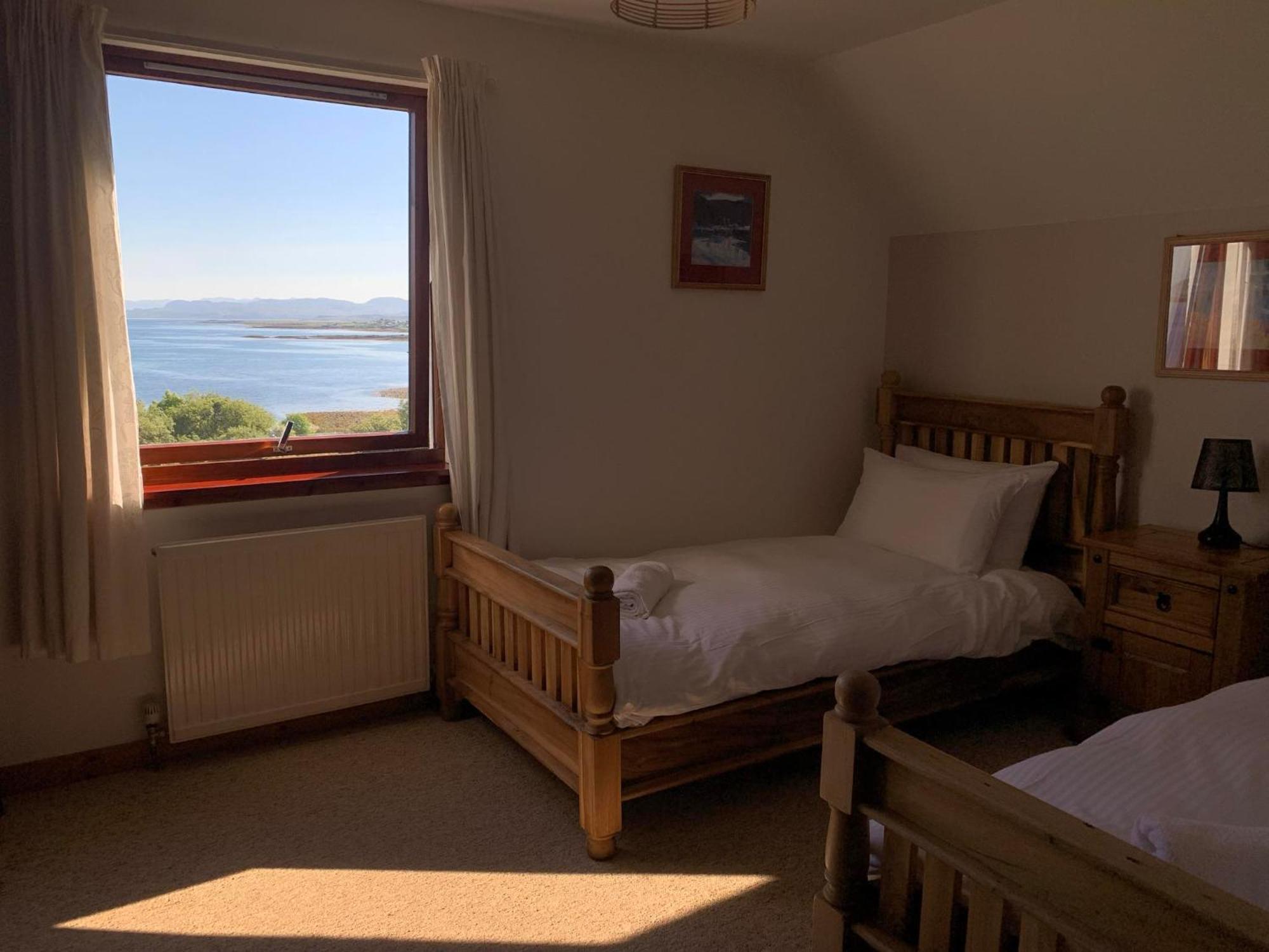 Skye Basecamp Hostel, Broadford Bay, Isle Of Skye المظهر الخارجي الصورة